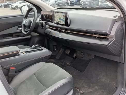 Used 2023 Nissan Ariya FWD image 24
