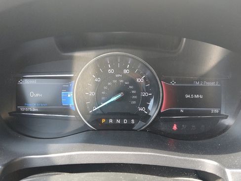 Used 2018 Ford Explorer XLT w/ Equipment Group 202A AWD/4WD image 23