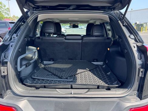 Used 2018 Jeep Cherokee Trailhawk w/ Comfort/Convenience Group AWD/4WD image 41