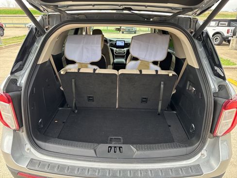 Used 2023 Ford Explorer XLT w/ Class IV Trailer Tow Package image 10