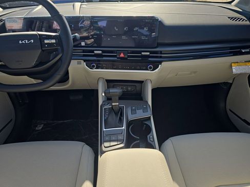 New 2026 Kia Sportage EX w/ EX Panorama Roof Package image 17