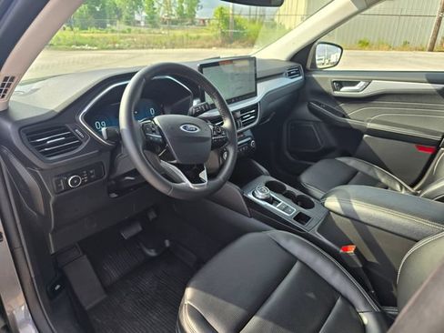 Used 2023 Ford Escape Platinum AWD/4WD image 11