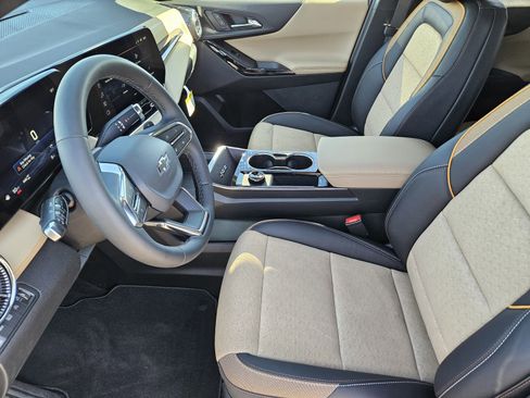 New 2026 Chevrolet Equinox ACTIV w/ Convenience Package III AWD/4WD image 9