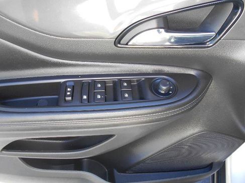 Used 2022 Buick Encore Preferred w/ Safety Package AWD/4WD image 5