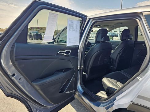 Used 2023 Kia Sportage EX FWD image 16