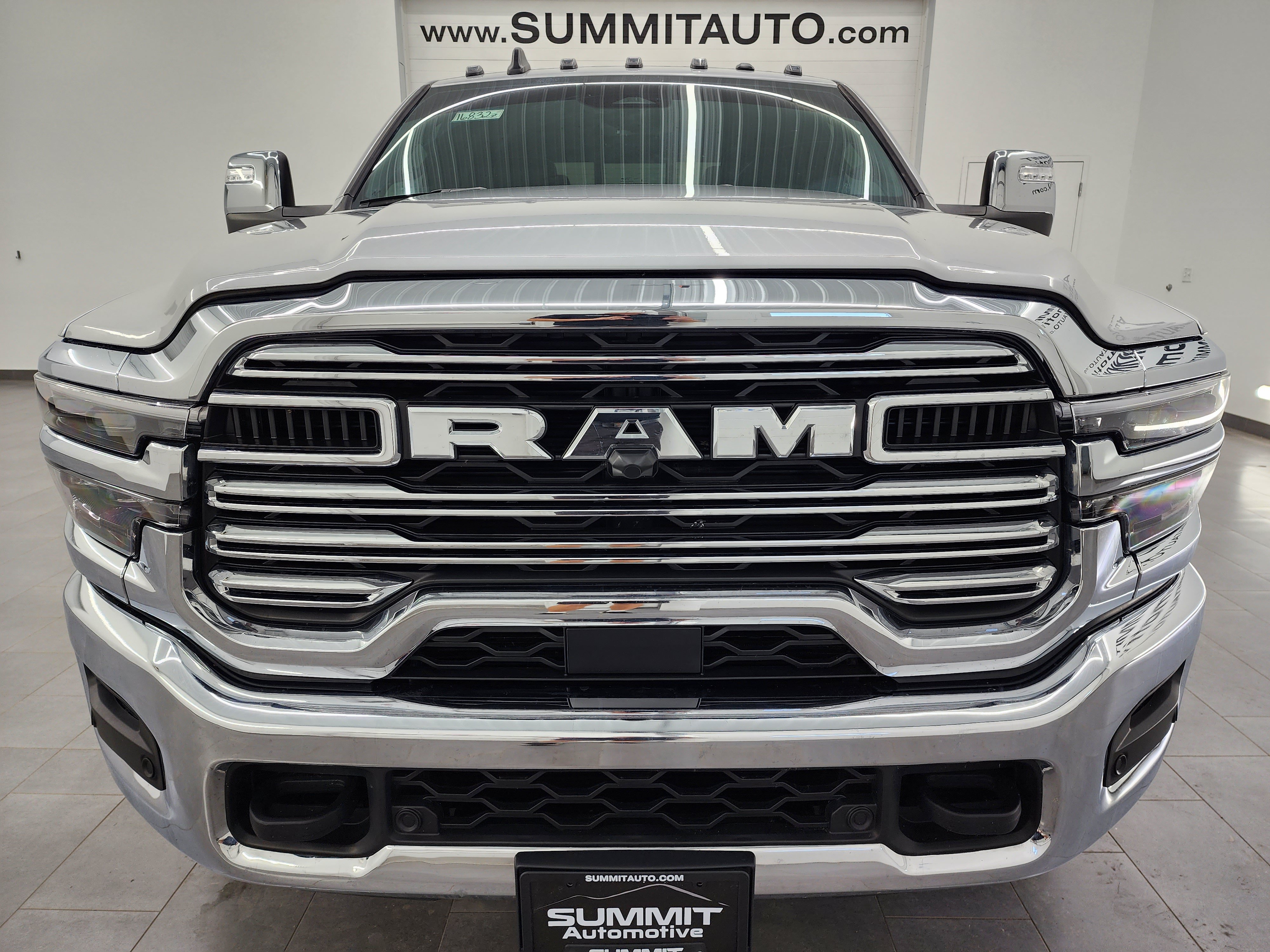 Used 2026 RAM 3500 Laramie AWD/4WD image 23