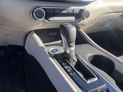 Used 2025 Nissan Altima 2.5 SV image 40