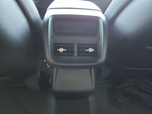Used 2024 Cadillac Lyriq Luxury AWD/4WD image 11