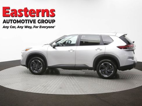 Used 2024 Nissan Rogue SV FWD image 60