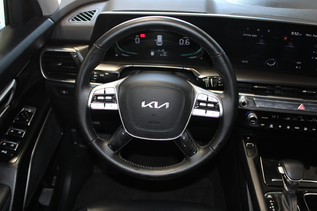 Used 2023 Kia Telluride S AWD/4WD image 12