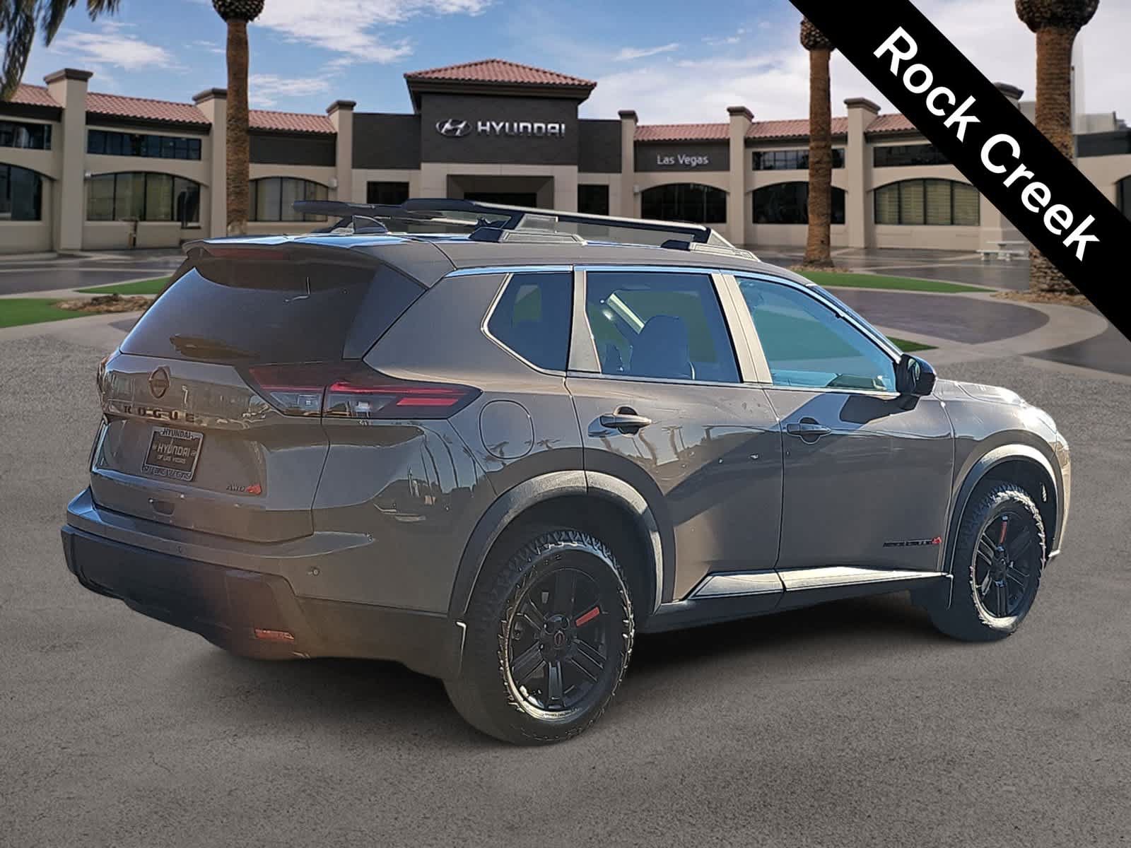 Used 2025 Nissan Rogue SV AWD/4WD image 8