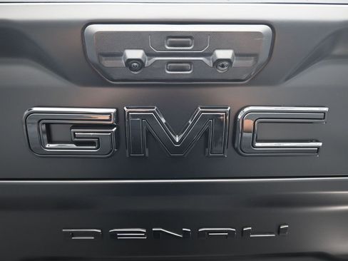 Used 2024 GMC Sierra 2500 Denali w/ Denali Reserve Package image 14