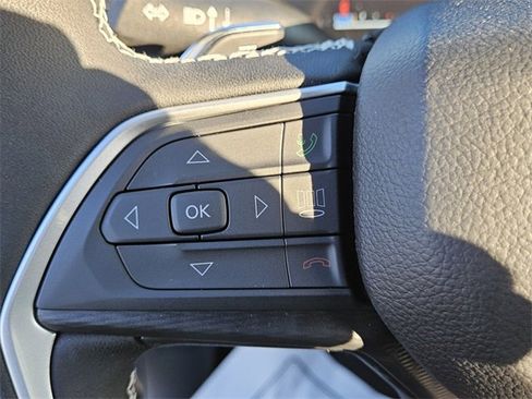 New 2025 Jeep Grand Cherokee Laredo X w/ Luxury Tech Group I image 24