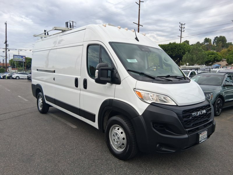 Used 2023 RAM ProMaster 2500 FWD image 1