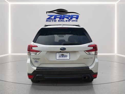 Used 2019 Subaru Forester Premium AWD/4WD image 6