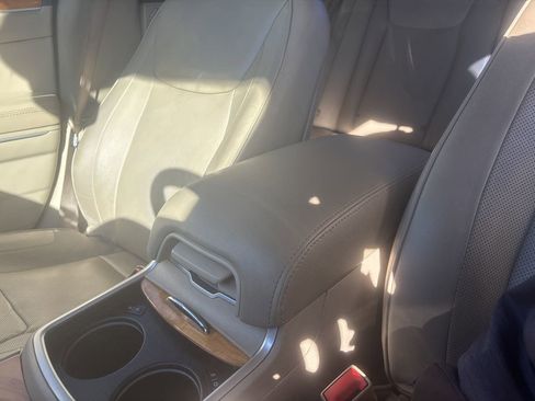 Used 2014 Chrysler 300 C image 20