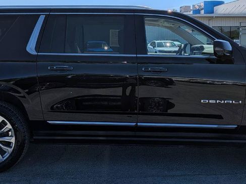 Used 2023 GMC Yukon XL Denali AWD/4WD image 6