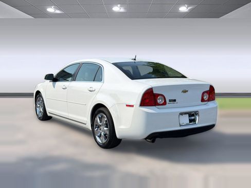 Used 2010 Chevrolet Malibu LT w/ Interface Package FWD image 3
