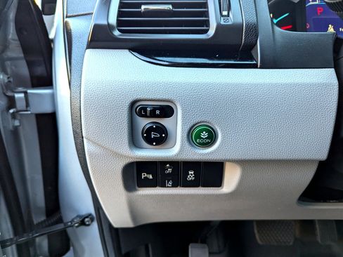 Used 2019 Honda Pilot Touring image 14