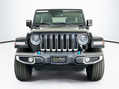Used 2023 Jeep Wrangler Sahara image 2