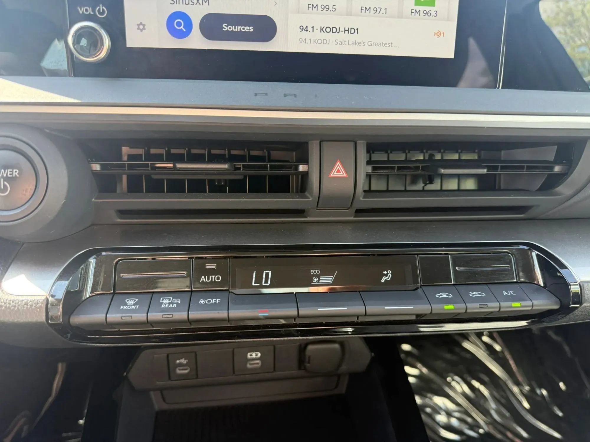 Used 2025 Toyota Prius LE FWD image 15