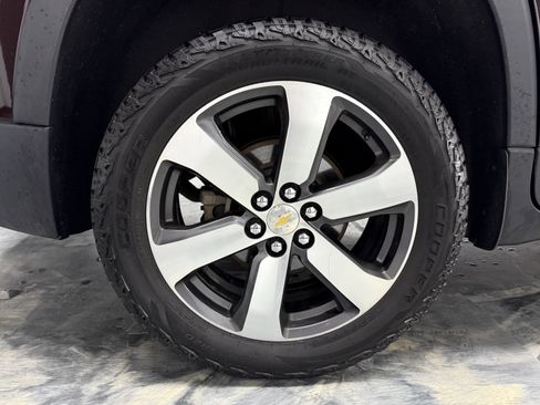 Used 2020 Chevrolet Traverse LT image 33