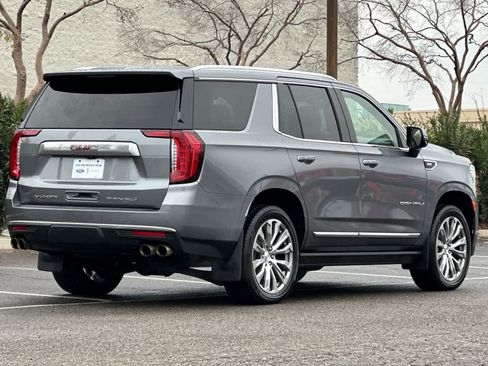 Used 2021 GMC Yukon Denali image 2