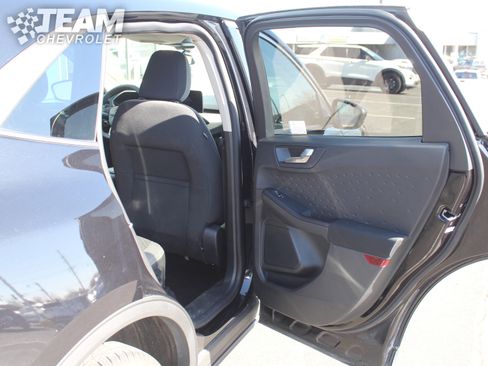 Used 2020 Ford Escape SE image 23