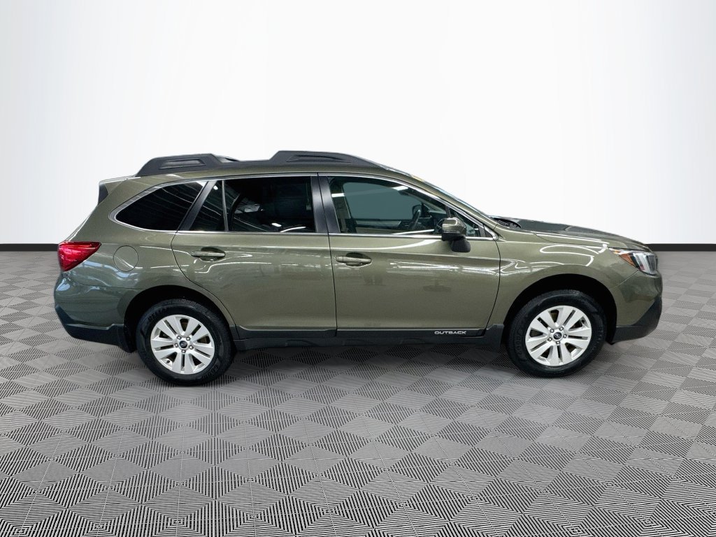 Used 2018 Subaru Outback 2.5i Premium AWD/4WD image 32