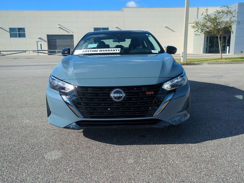 New 2025 Nissan Sentra SR w/ SR Premium Package FWD image 10