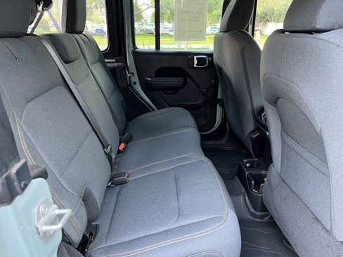 Used 2024 Jeep Wrangler Unlimited Sport AWD/4WD image 17