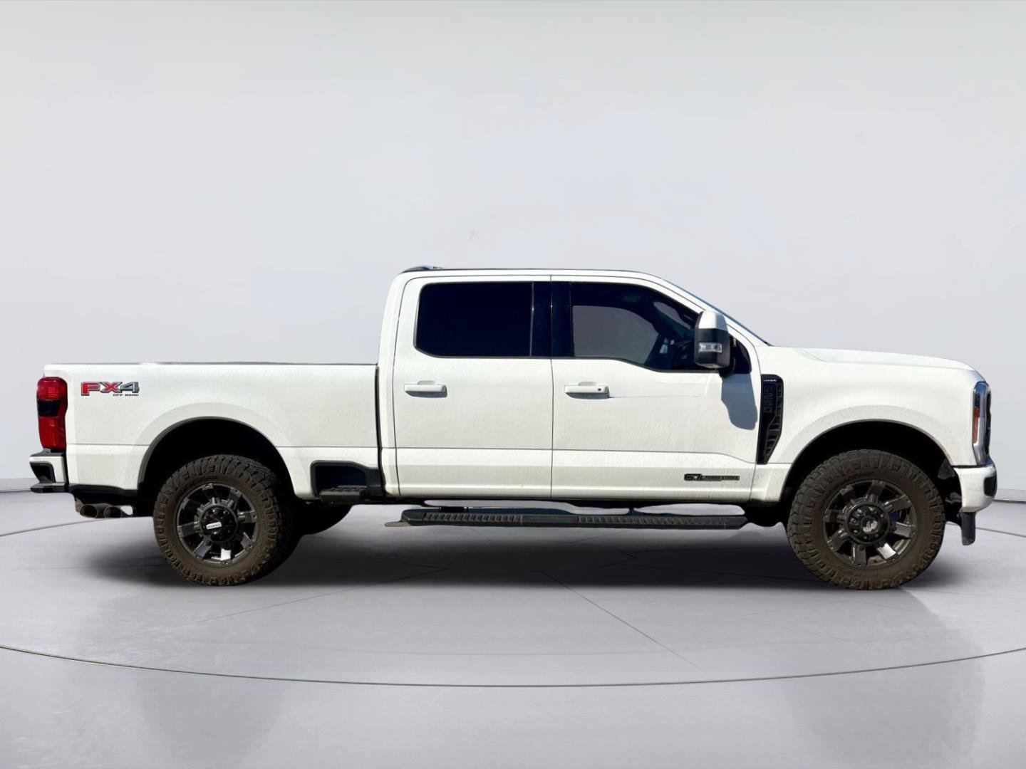 Used 2023 Ford F250 Lariat w/ Sport Appearance Package AWD/4WD image 3
