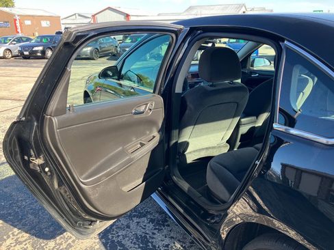 Used 2015 Chevrolet Impala LT w/ LT Sunroof Package image 11