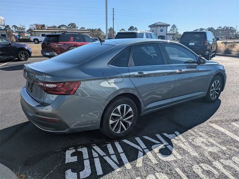 Used 2024 Volkswagen Jetta S image 6
