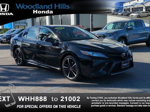 Used 2018 Toyota Camry XSE image 3