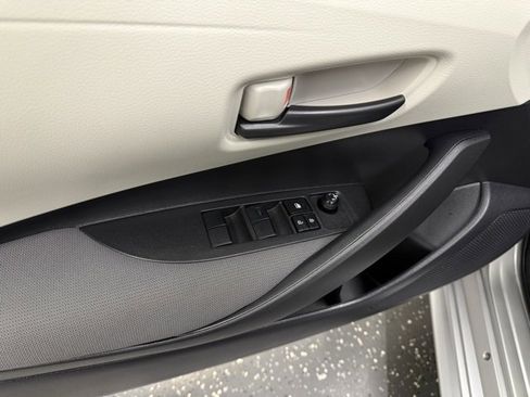 Used 2022 Toyota Corolla LE image 10