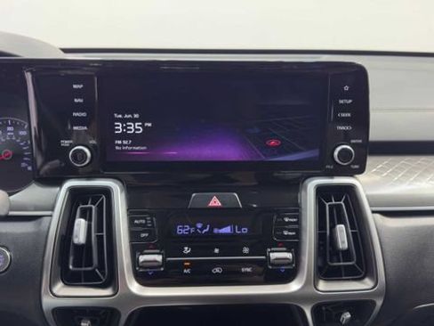 Used 2022 Kia Sorento S FWD image 28