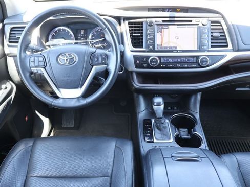 Used 2014 Toyota Highlander Limited AWD/4WD image 20