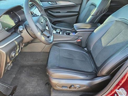 New 2025 Jeep Grand Cherokee Altitude w/ Trailer Tow Package image 4