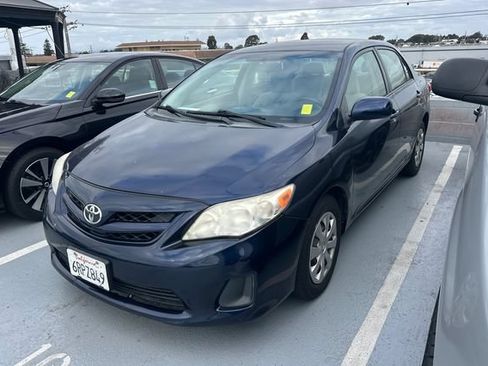 Used 2011 Toyota Corolla LE FWD image 2