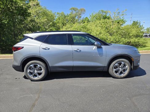 Used 2024 Chevrolet Blazer LT w/ Convenience Package AWD/4WD image 2