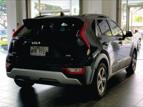 Used 2023 Kia Niro EX FWD image 6