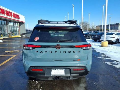 New 2026 Nissan Pathfinder SV image 4