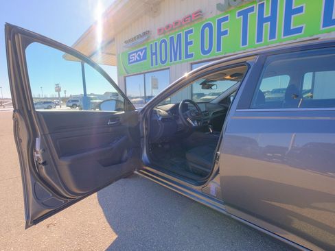 Used 2025 Nissan Altima 2.5 SV image 25