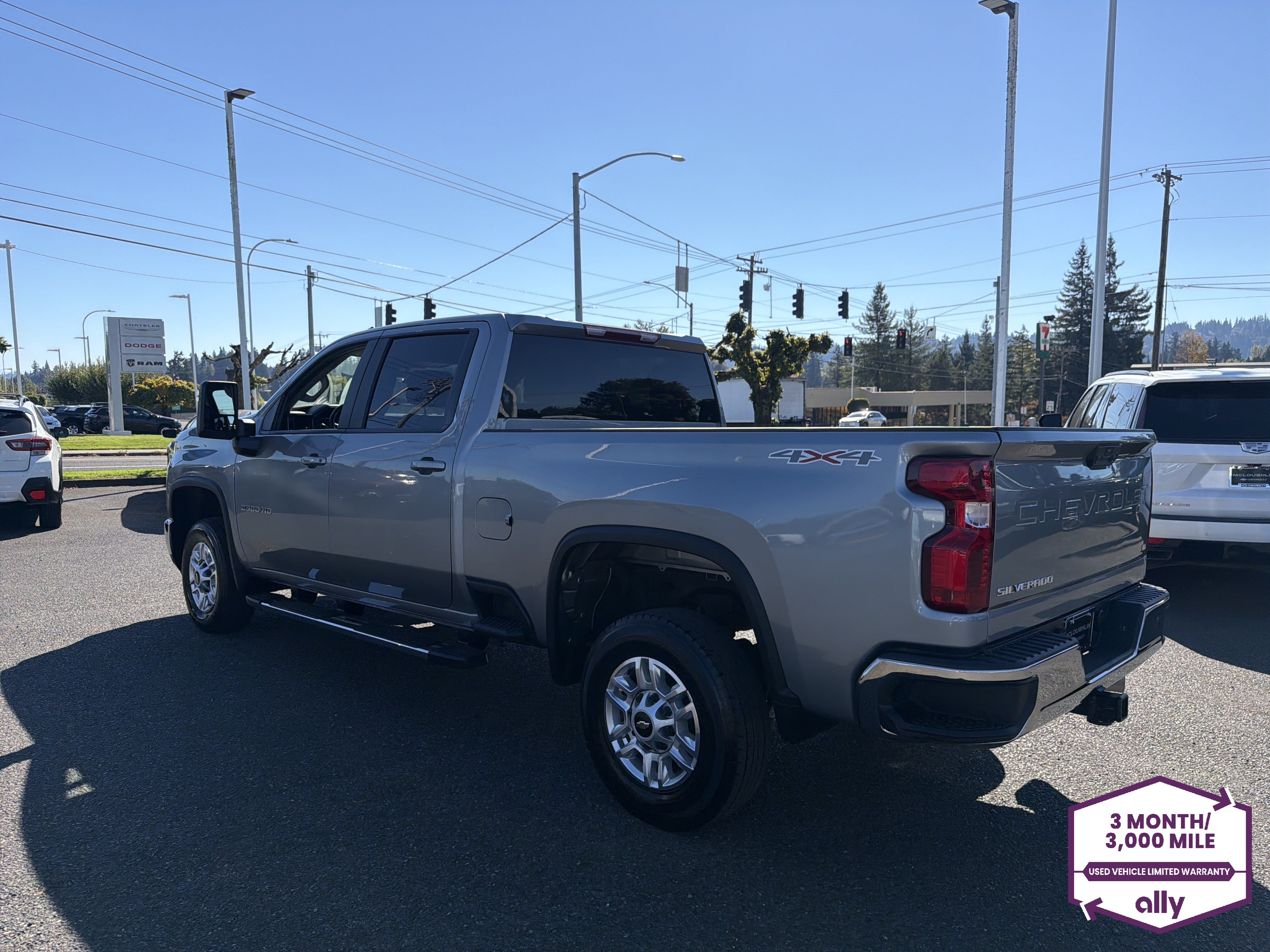 Used 2025 Chevrolet Silverado 2500 LT w/ Convenience Package AWD/4WD image 3