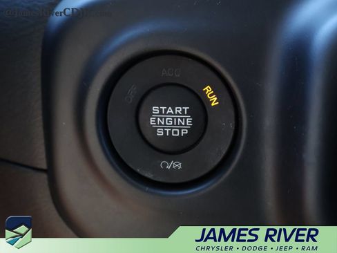 Used 2023 Jeep Wrangler Unlimited AWD/4WD image 31