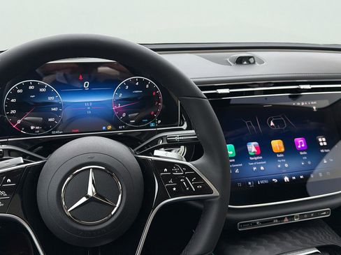 New 2026 Mercedes-Benz E 350 4MATIC Sedan image 14