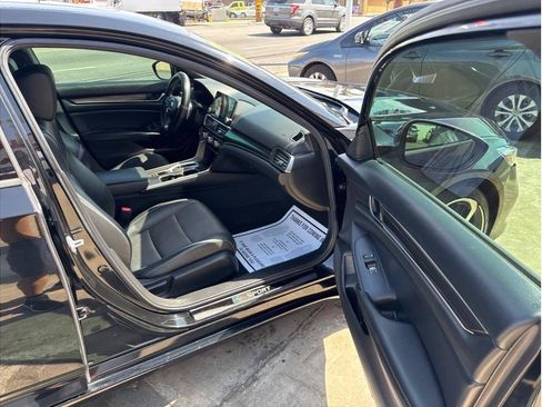 Used 2021 Honda Accord Sport image 10