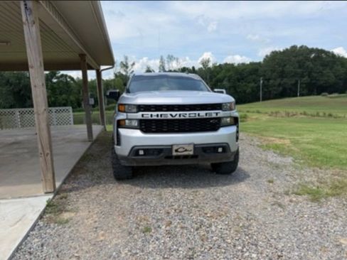 Used 2022 Chevrolet Silverado 1500 Custom AWD/4WD image 2