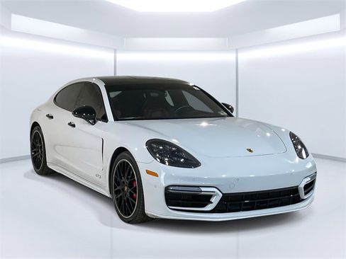 Used 2021 Porsche Panamera GTS image 9